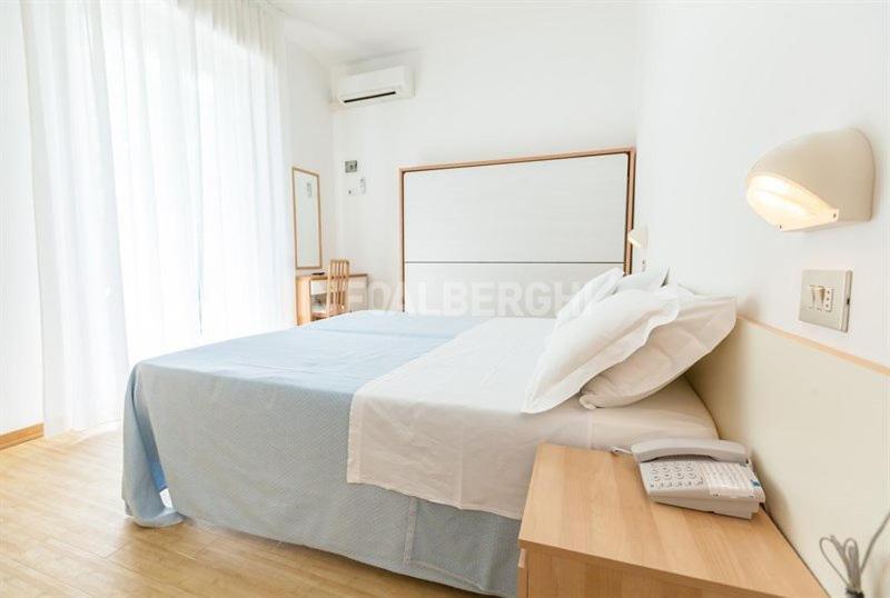 קאטוליקה Hotel Azzurro מראה חיצוני תמונה