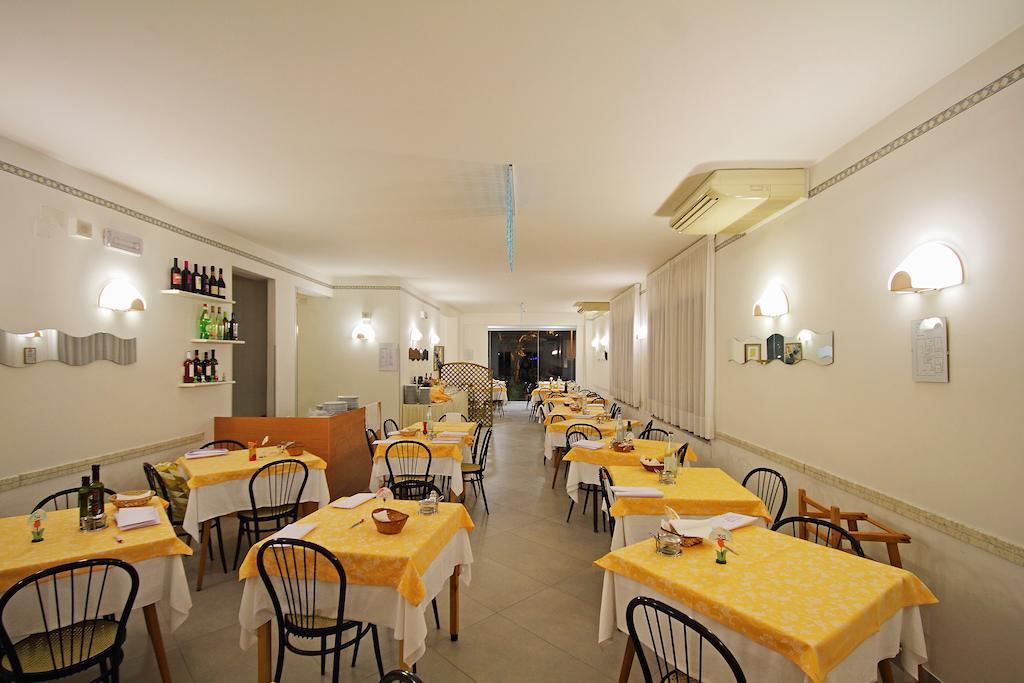 קאטוליקה Hotel Azzurro מראה חיצוני תמונה