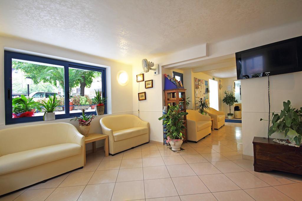קאטוליקה Hotel Azzurro מראה חיצוני תמונה
