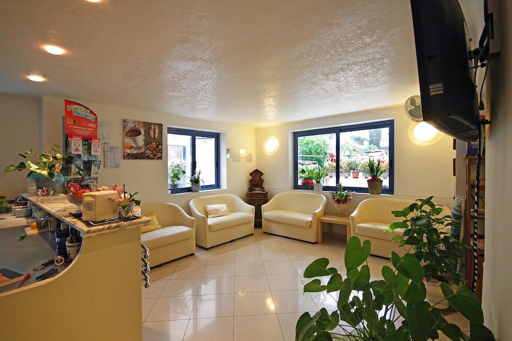 קאטוליקה Hotel Azzurro מראה חיצוני תמונה