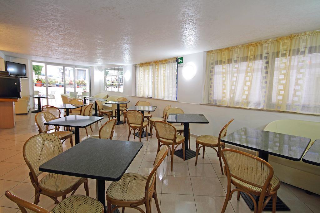 קאטוליקה Hotel Azzurro מראה חיצוני תמונה