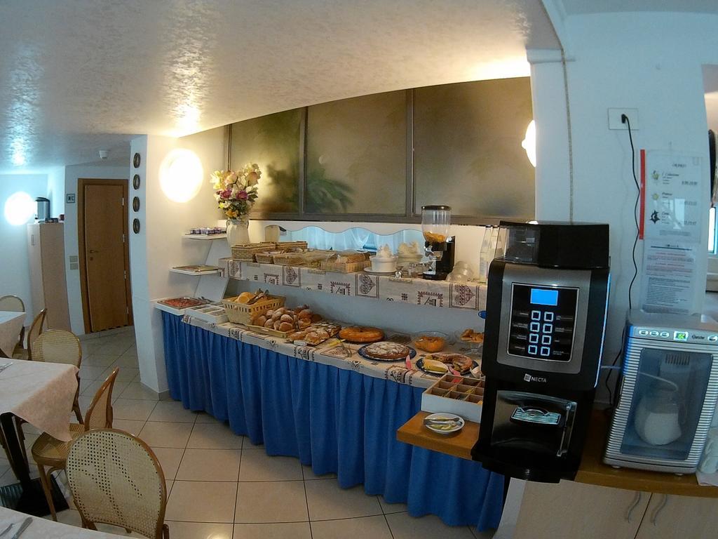 קאטוליקה Hotel Azzurro מראה חיצוני תמונה