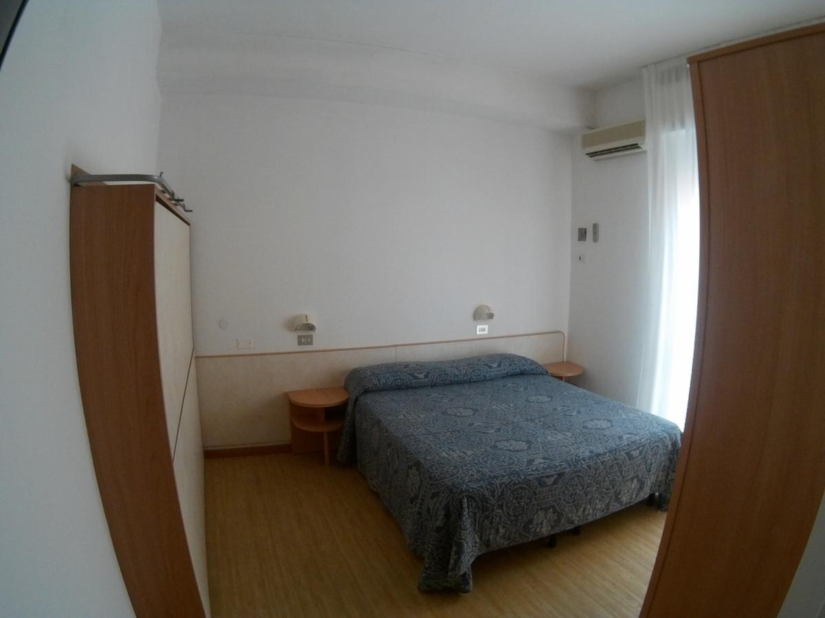 קאטוליקה Hotel Azzurro מראה חיצוני תמונה