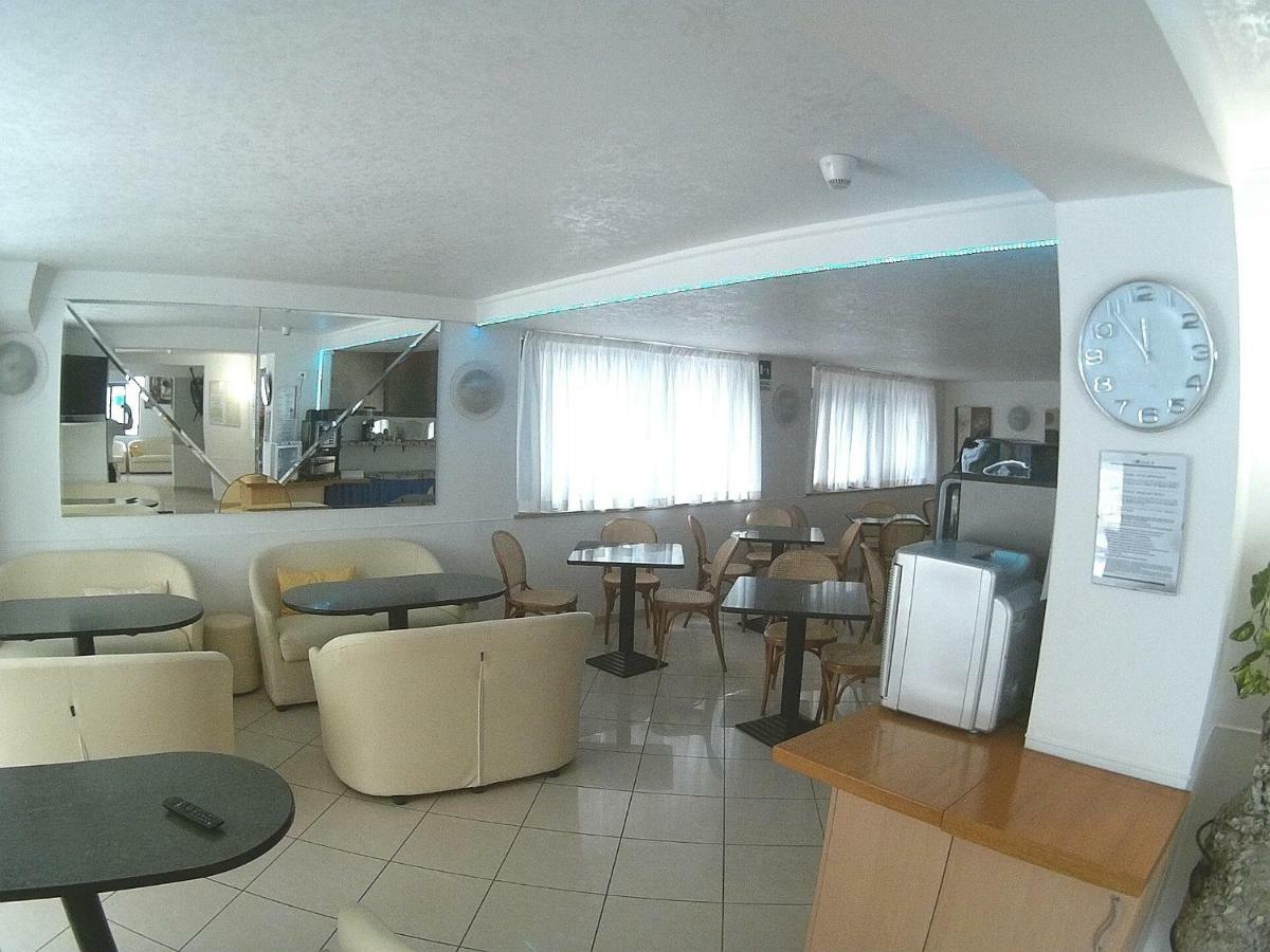 קאטוליקה Hotel Azzurro מראה חיצוני תמונה