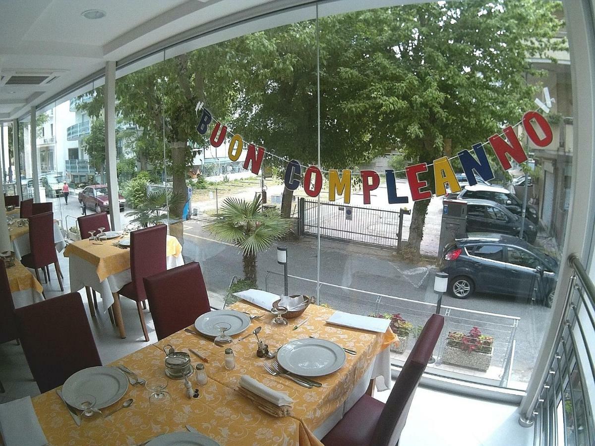 קאטוליקה Hotel Azzurro מראה חיצוני תמונה