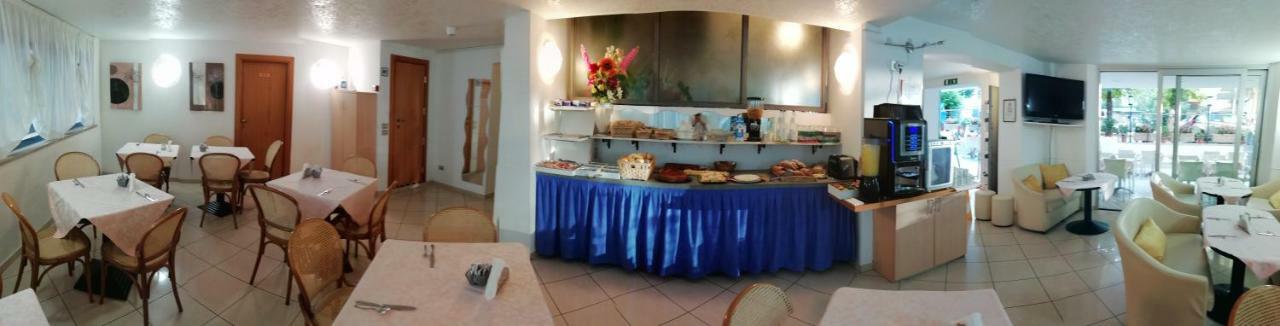 קאטוליקה Hotel Azzurro מראה חיצוני תמונה